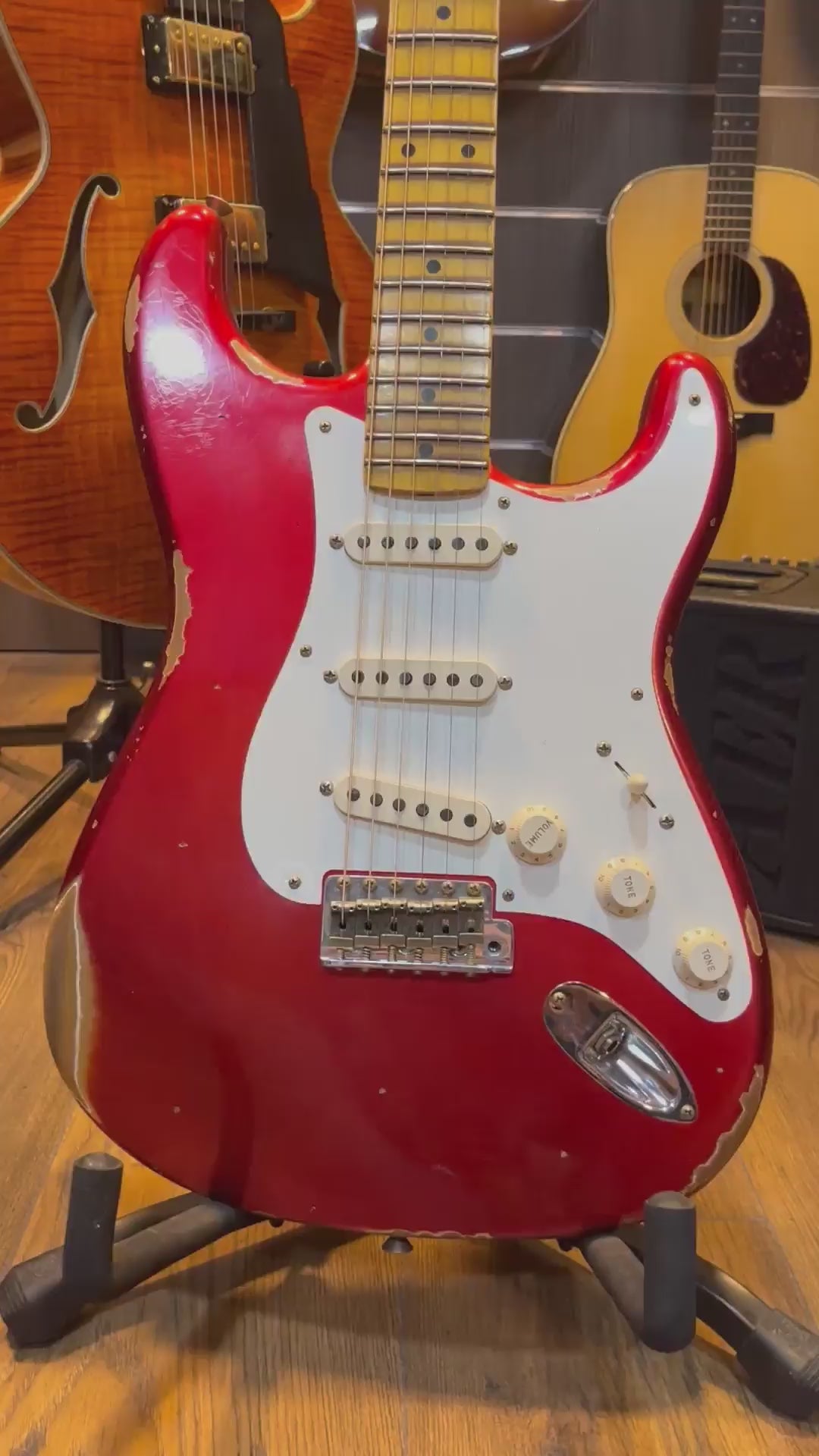 FENDER 58 RELIC STRATOCASTER MN GUITARRA ELECTRICA FADED AGED CANDY APPLE RED.